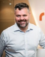 Espen Kristen, Director Gerente de Pacific Asia, al transferir dinero RIA